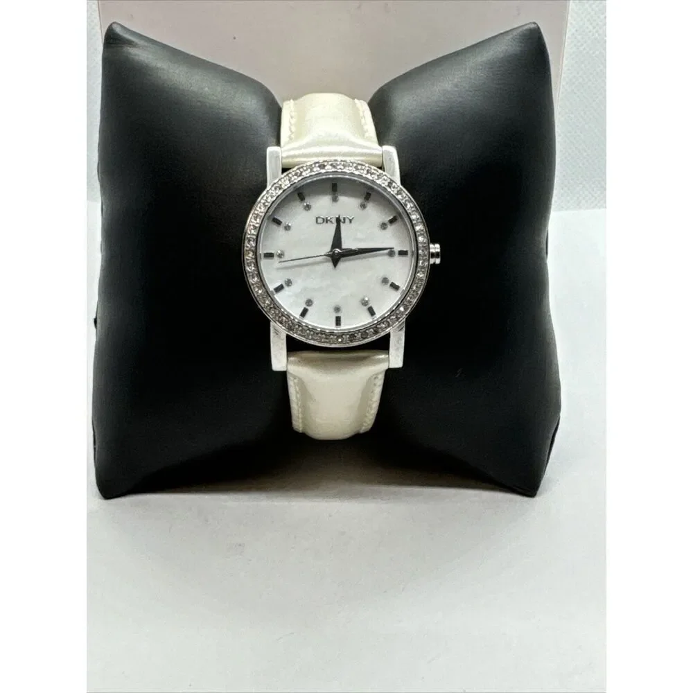 DNKY NY-8015 Women's White Leather Analog Dial Quartz Genuine Wrist Watch JNA175